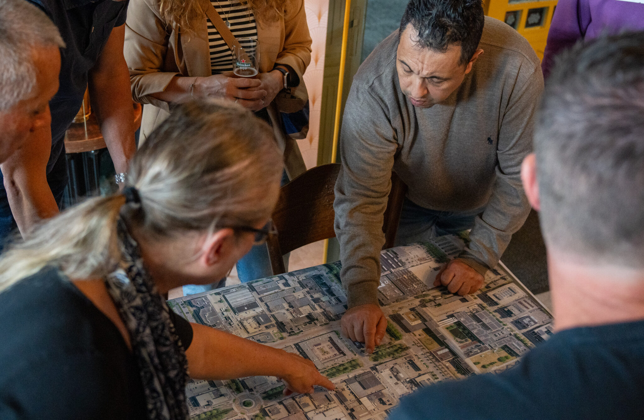 Innovatie en toekomstgerichte werklandschappen, duurzaamheid, stedelijke ontwikkeling, samenwerkingsproces.